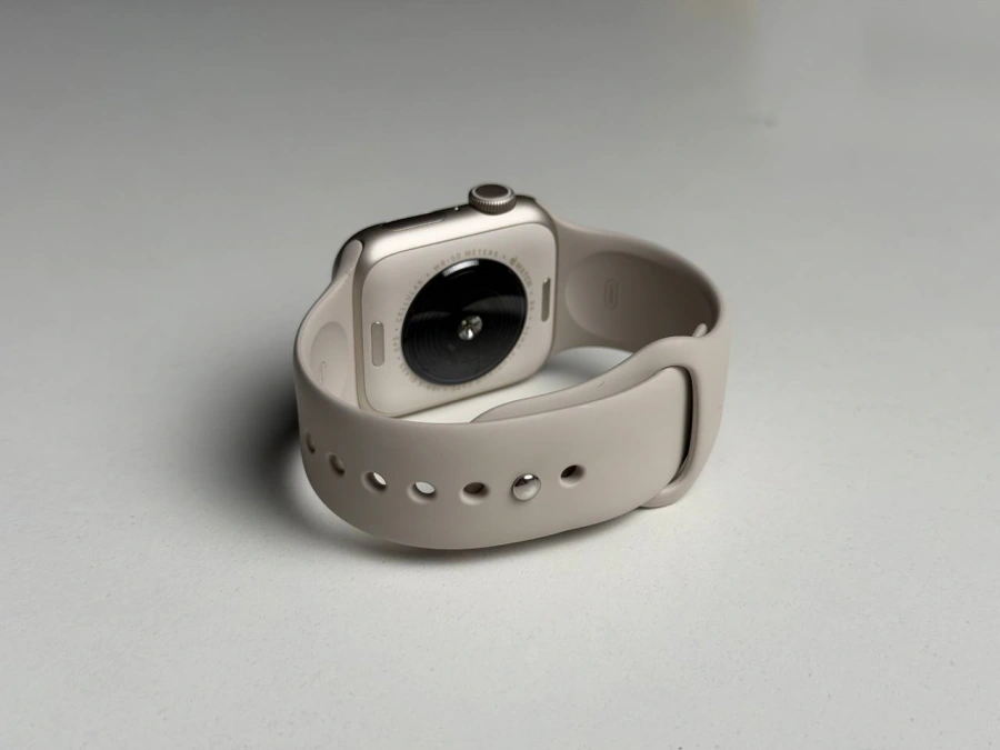 ВІТРИННИЙ Apple Watch SE 3 GPS + Cellular 40mm Starlight Aluminum Case with Starlight Sport Band - S/M (MEP64) - Стан: ідеальний | Акумулятор: 100% | Комплектація: повний, без коробки | Гарантія: 3 міс.