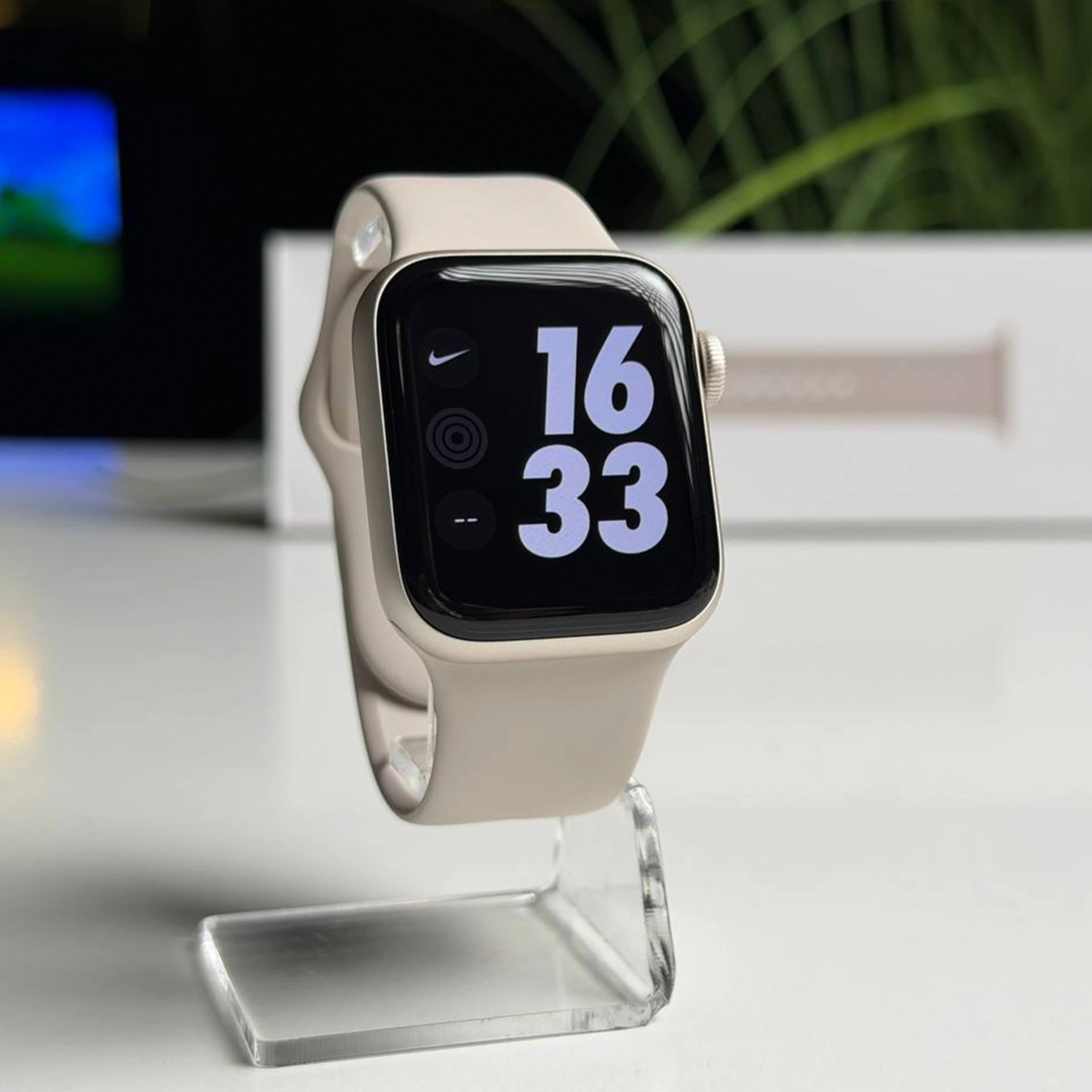 ВІТРИННИЙ Apple Watch SE 3 GPS + Cellular 40mm Starlight Aluminum Case with Starlight Sport Band - S/M (MEP64) - Стан: ідеальний | Акумулятор: 100% | Комплектація: повний, без коробки | Гарантія: 3 міс.