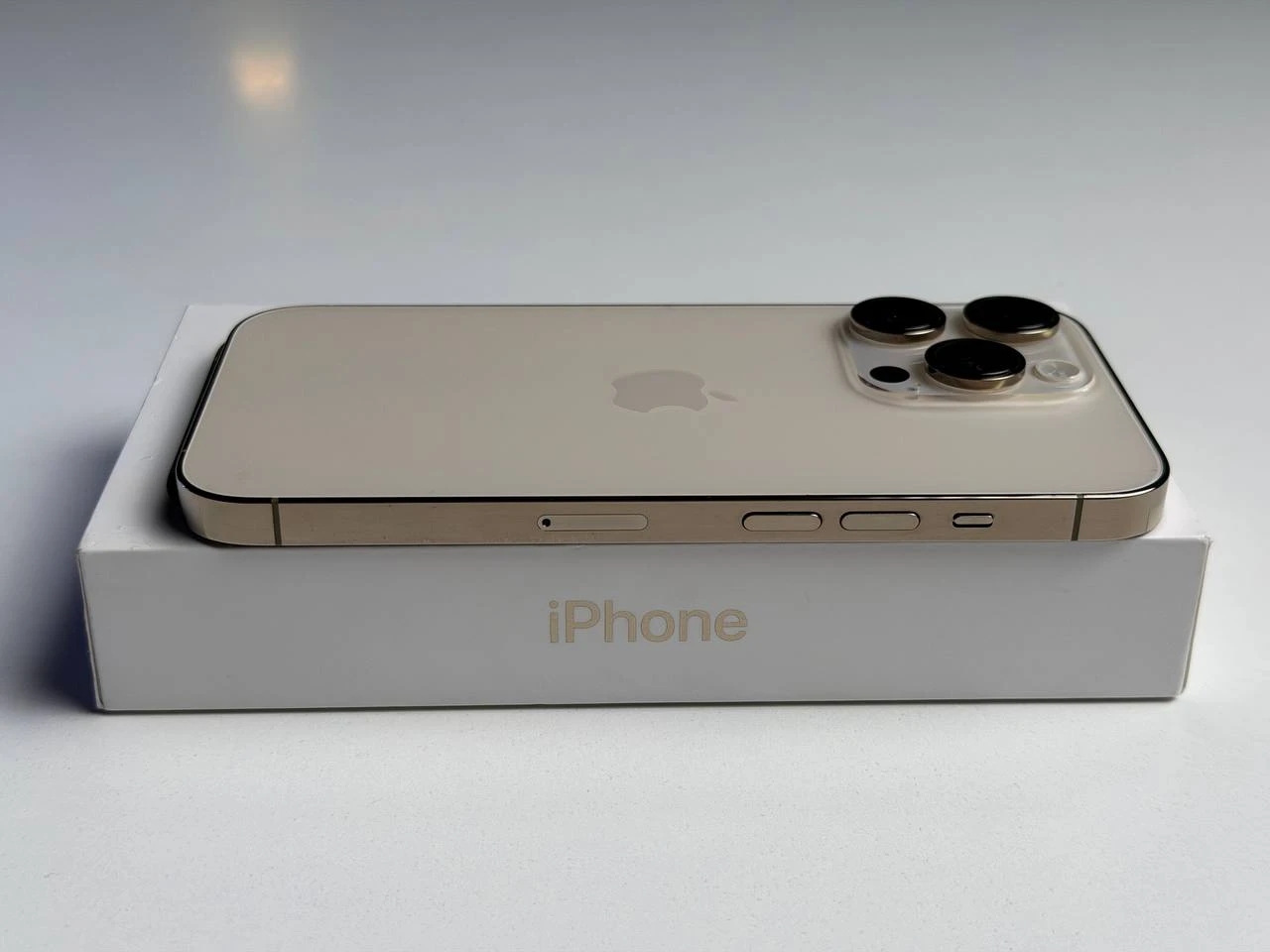 ВЖИВАНИЙ Б/У Apple iPhone 14 Pro 128GB Gold (MQ083) - Стан: гарний (мінялась камера) | Акумулятор: 100% | Комплектація: повний | Гарантія: 3 міс.