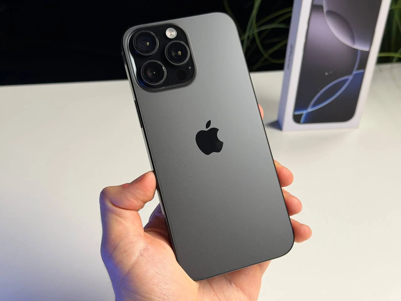 ВЖИВАНИЙ Б/У Apple iPhone 16 Pro Max 256GB Black Titanium (MYWV3) - Состояние: хорошее | Аккумулятор: 91% | Комплектация: полный | Гарантия: 3 мес.