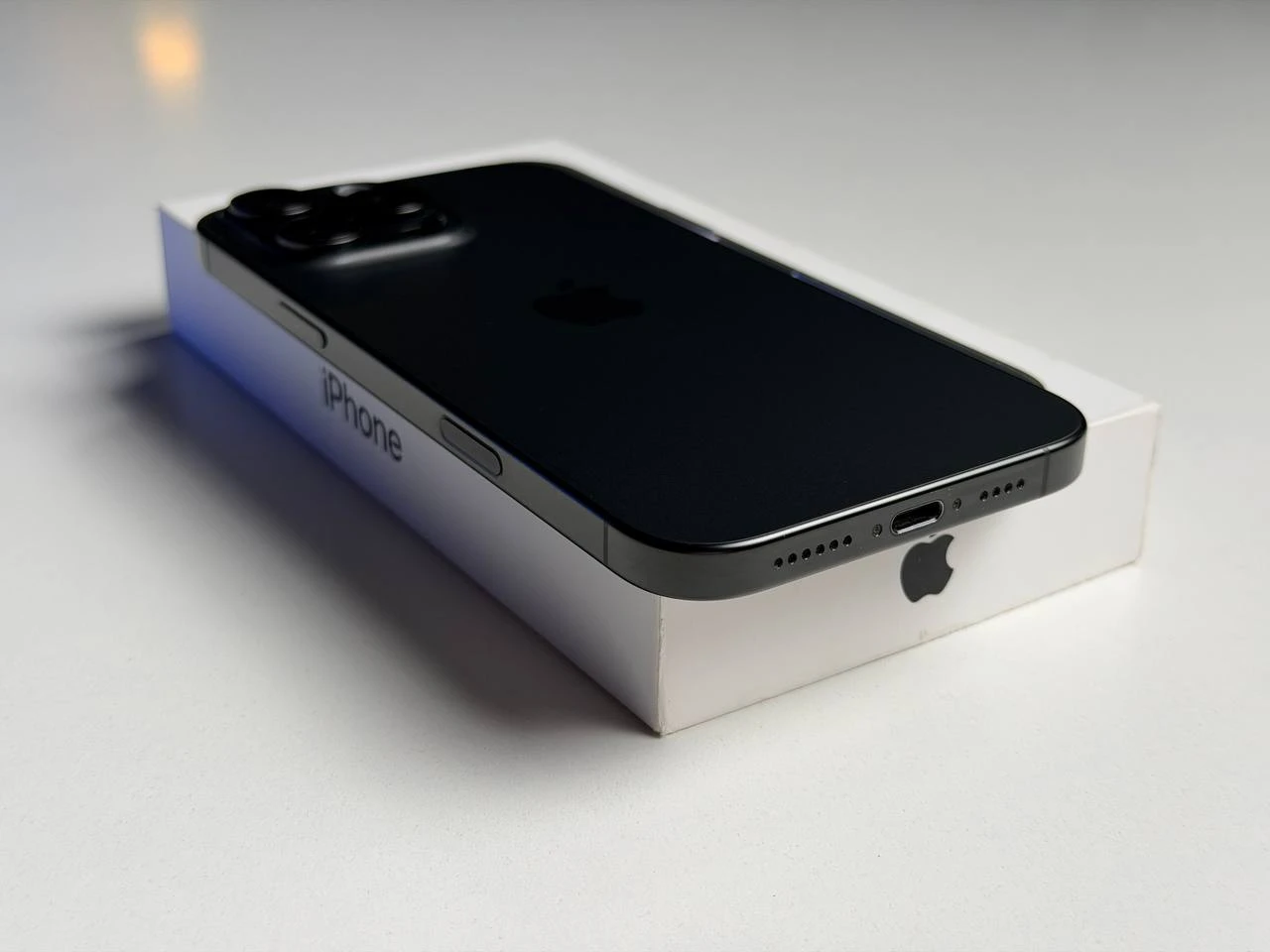 ВЖИВАНИЙ Б/У Apple iPhone 16 Pro Max 256GB Black Titanium (MYWV3) - Состояние: хорошее | Аккумулятор: 91% | Комплектация: полный | Гарантия: 3 мес.