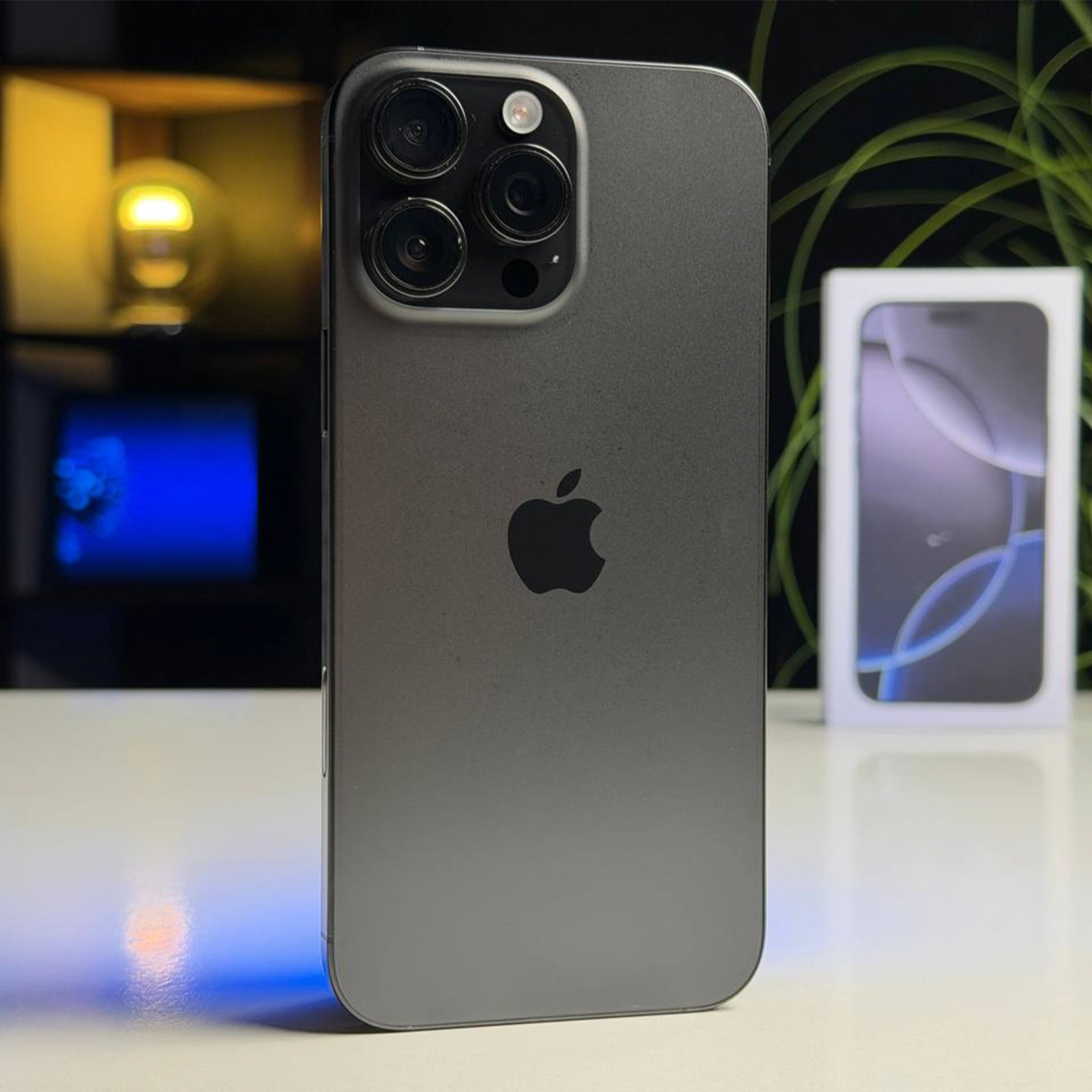 ВЖИВАНИЙ Б/У Apple iPhone 16 Pro Max 256GB Black Titanium (MYWV3) - Стан: гарний | Акумулятор: 91% | Комплектація: повний | Гарантія: 3 міс. ВЖИВАНИЙ Б/У Apple iPhone 16 Pro Max 256GB Black Titanium (MYWV3) - Стан: гарний | Акумулятор: 91% | Комплектація: повний | Гарантія: 3 міс.
