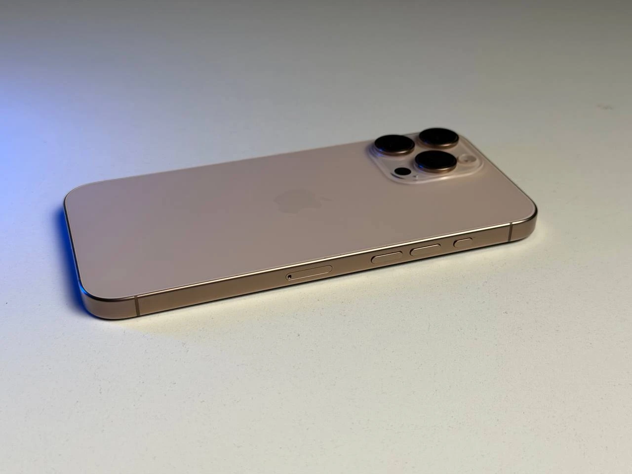 ВЖИВАНИЙ Б/У Apple iPhone 16 Pro Max 256GB Desert Titanium (MYWX3) - Стан: задовільний (мінявся корпус) | Акумулятор: 100% | Комплектація: iPhone, кабель | Гарантія: 3 міс.