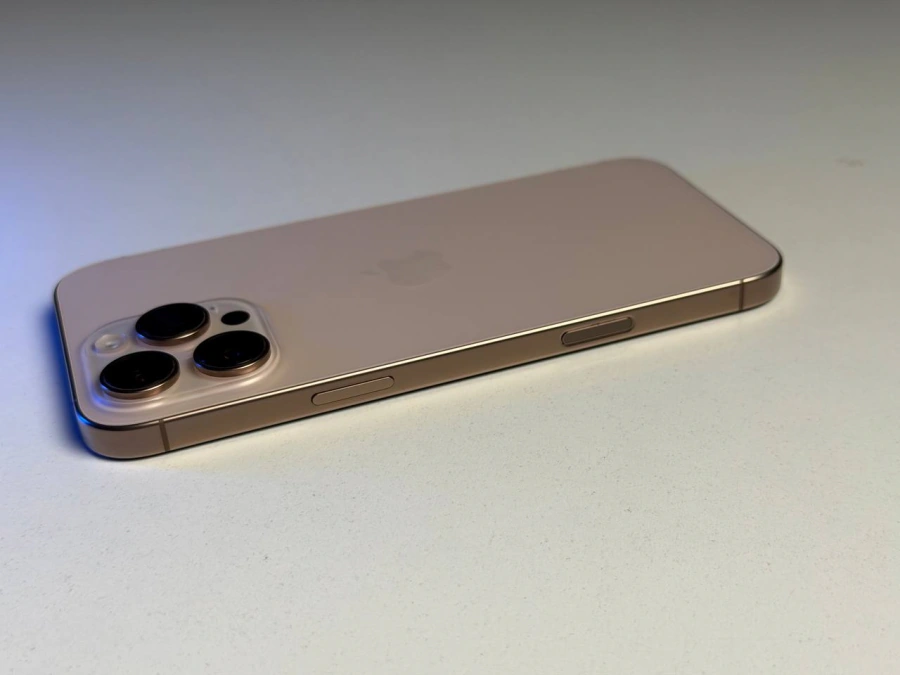 ВЖИВАНИЙ Б/У Apple iPhone 16 Pro Max 256GB Desert Titanium (MYWX3) - Стан: задовільний (мінявся корпус) | Акумулятор: 100% | Комплектація: iPhone, кабель | Гарантія: 3 міс.