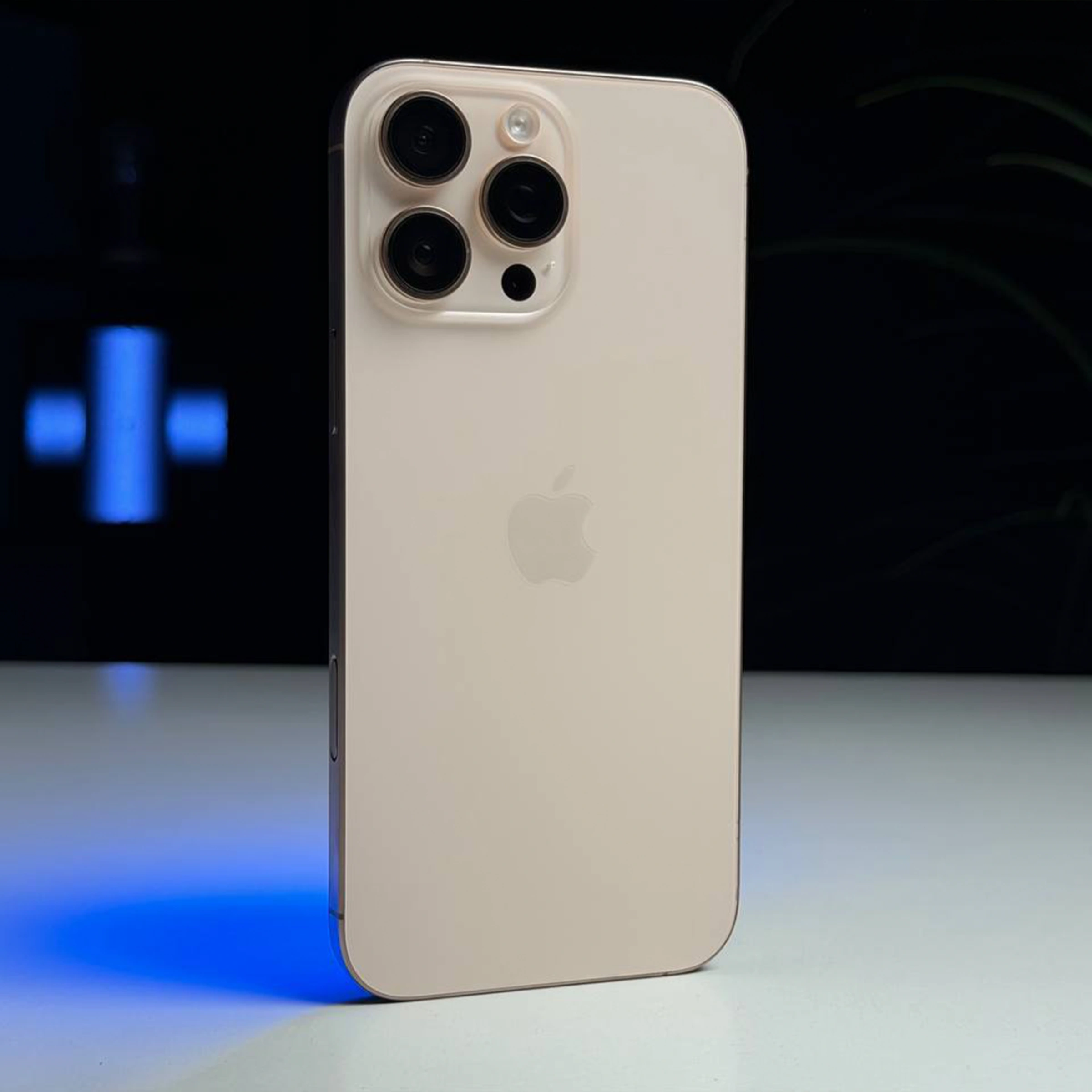 ВЖИВАНИЙ Б/У Apple iPhone 16 Pro Max 256GB Desert Titanium (MYWX3) - Стан: задовільний (мінявся корпус) | Акумулятор: 100% | Комплектація: iPhone, кабель | Гарантія: 3 міс.