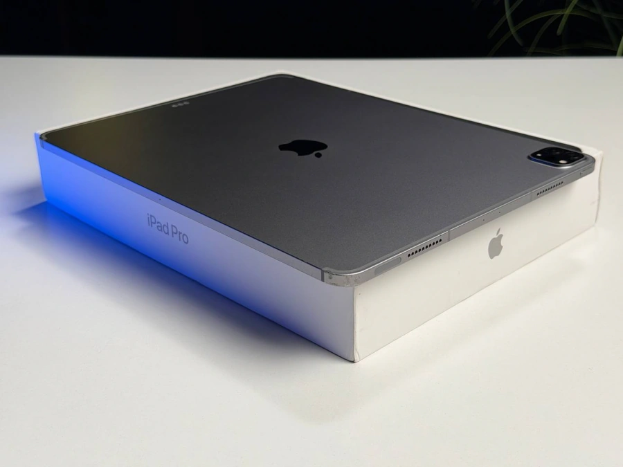 ВЖИВАНИЙ Б/У iPad Pro 12.9" 2022 Wi-Fi + Cellular 512GB Space Gray (MP623, MP223) - Стан: гарний | Акумулятор: 90% | Комплектація: повний | Гарантія: 3 міс.