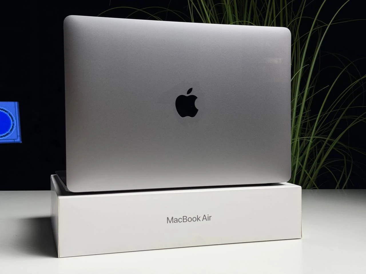 ВЖИВАНИЙ Б/У MacBook Air 13" M1/8CPU/7GPU/8GB/256GB Space Gray 2020 (MGN63) - Состояние: хорошее | Аккумулятор: 82% | Комплектация: полный | Гарантия: 3 мес.