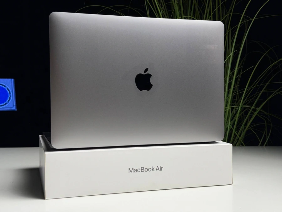 ВЖИВАНИЙ Б/У MacBook Air 13" M1/8CPU/7GPU/8GB/256GB Space Gray 2020 (MGN63) - Состояние: хорошее | Аккумулятор: 82% | Комплектация: полный | Гарантия: 3 мес.
