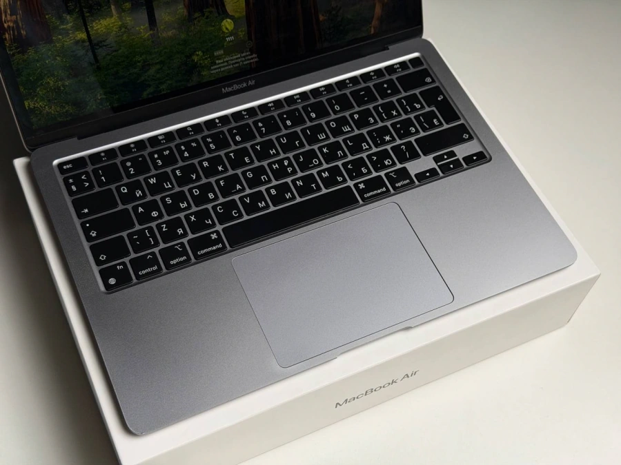 ВЖИВАНИЙ Б/У MacBook Air 13" M1/8CPU/7GPU/8GB/256GB Space Gray 2020 (MGN63) - Состояние: хорошее | Аккумулятор: 82% | Комплектация: полный | Гарантия: 3 мес.