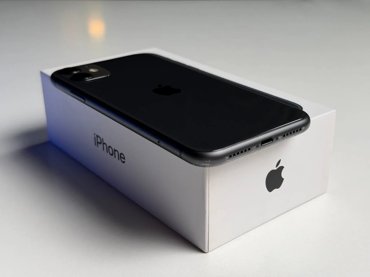 ВЖИВАНИЙ Б/У Apple iPhone 11 128GB Black (MHCX3, MHDH3) - Состояние: удовлетворительный | Аккумулятор: 100% | Комплектация: полный | Гарантия: 3 мес.