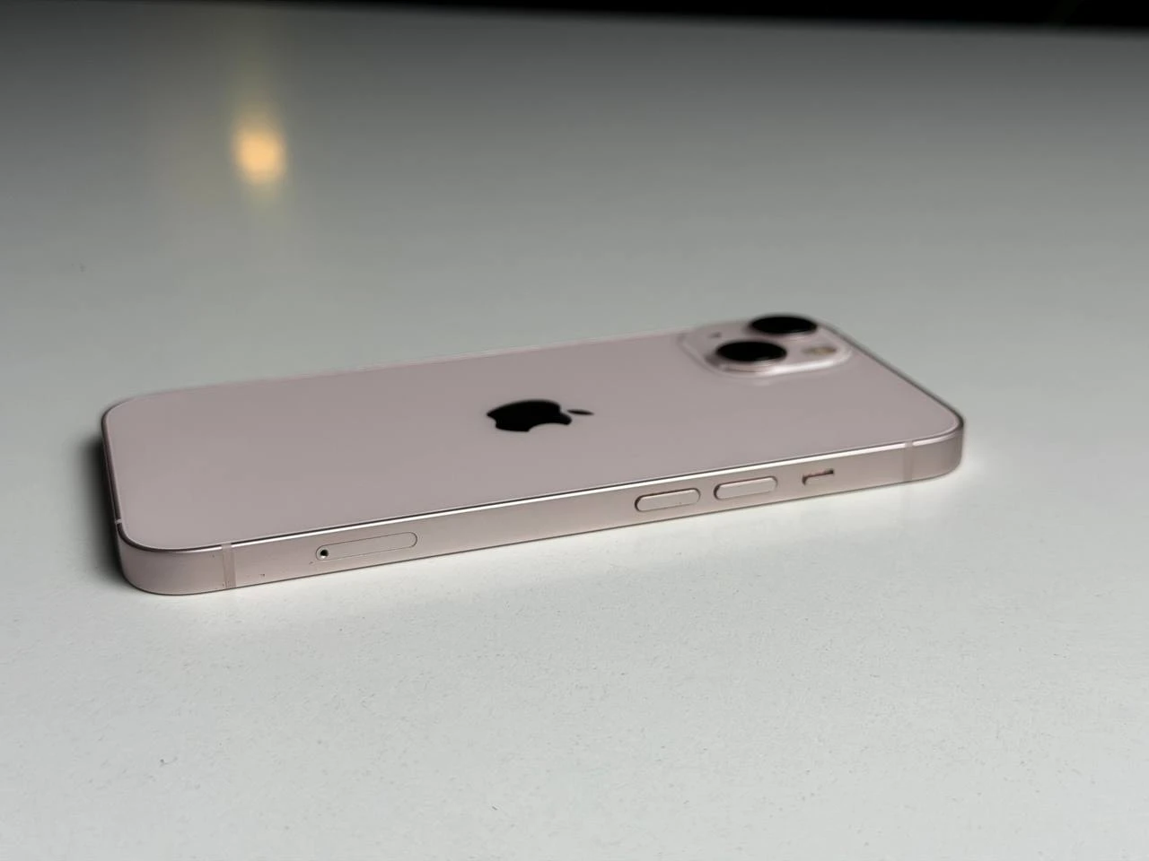 ВЖИВАНИЙ Б/У Apple iPhone 13 128GB Pink (MLMN3, MLPH3) - Стан: гарний | Акумулятор: 100% | Комплектація: повний | Гарантія: 3 міс.