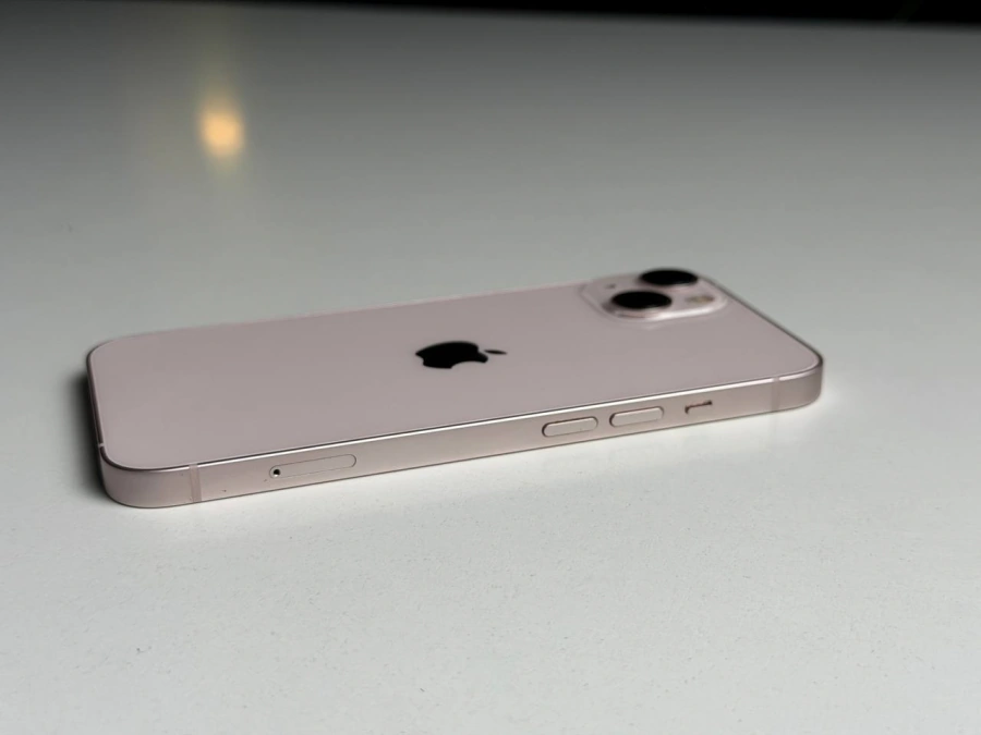 ВЖИВАНИЙ Б/У Apple iPhone 13 128GB Pink (MLMN3, MLPH3) - Стан: гарний | Акумулятор: 100% | Комплектація: повний | Гарантія: 3 міс.