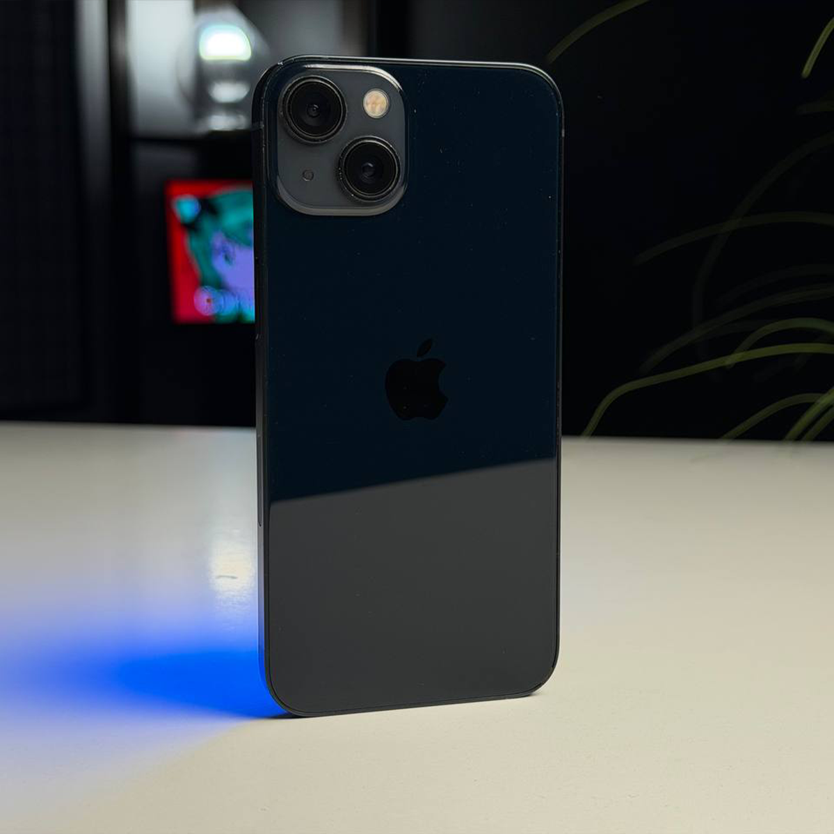 ВЖИВАНИЙ Б/У Apple iPhone 13 256GB Midnight (MLMU3, MLQ63) - Стан: задовільний | Акумулятор: 100% | Комплектація: iPhone, кабель | Гарантія: 3 міс.