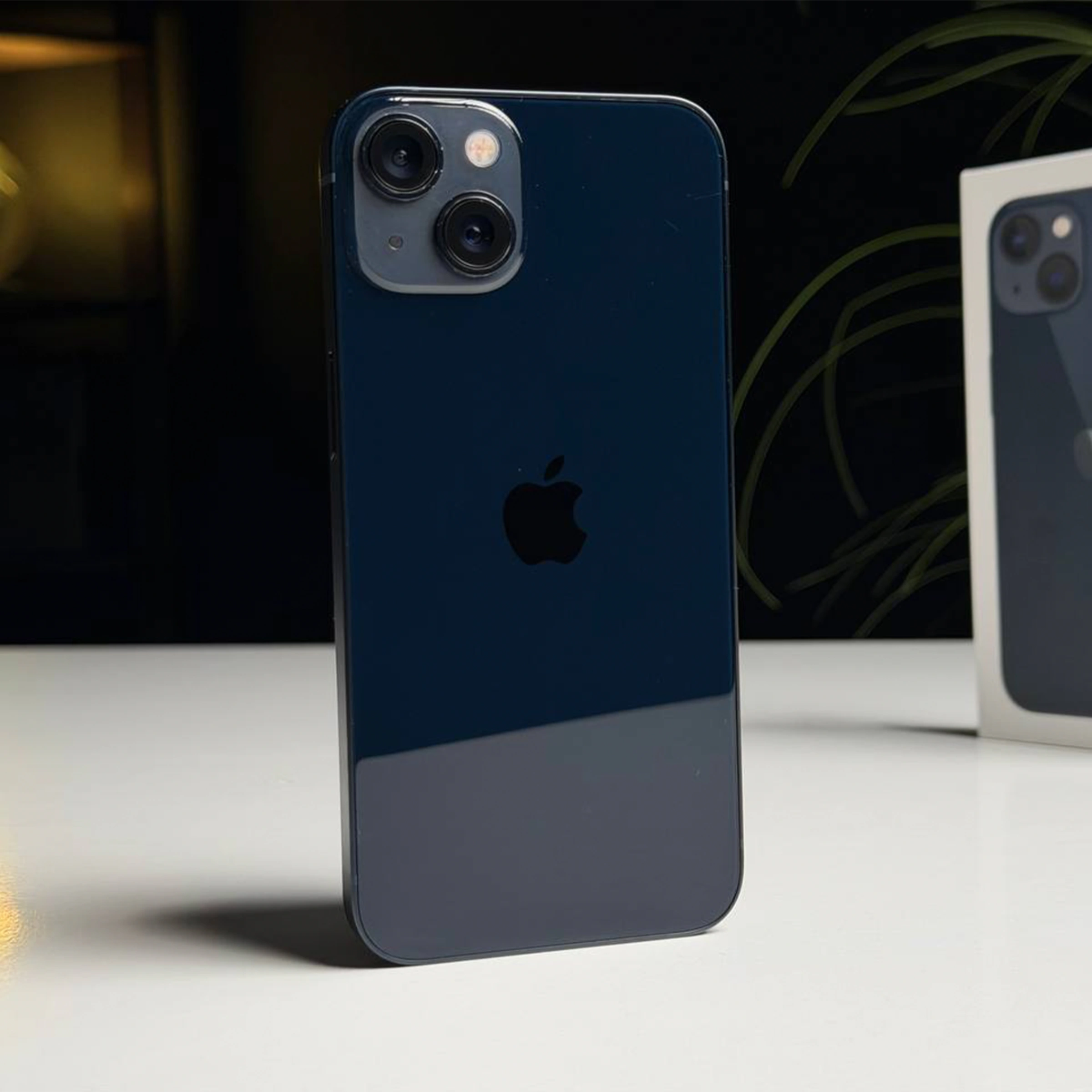 ВЖИВАНИЙ Б/У Apple iPhone 13 256GB Midnight (MLMU3, MLQ63) - Стан: гарний | Акумулятор: 88% | Комплектація: повний | Гарантія: 3 міс.