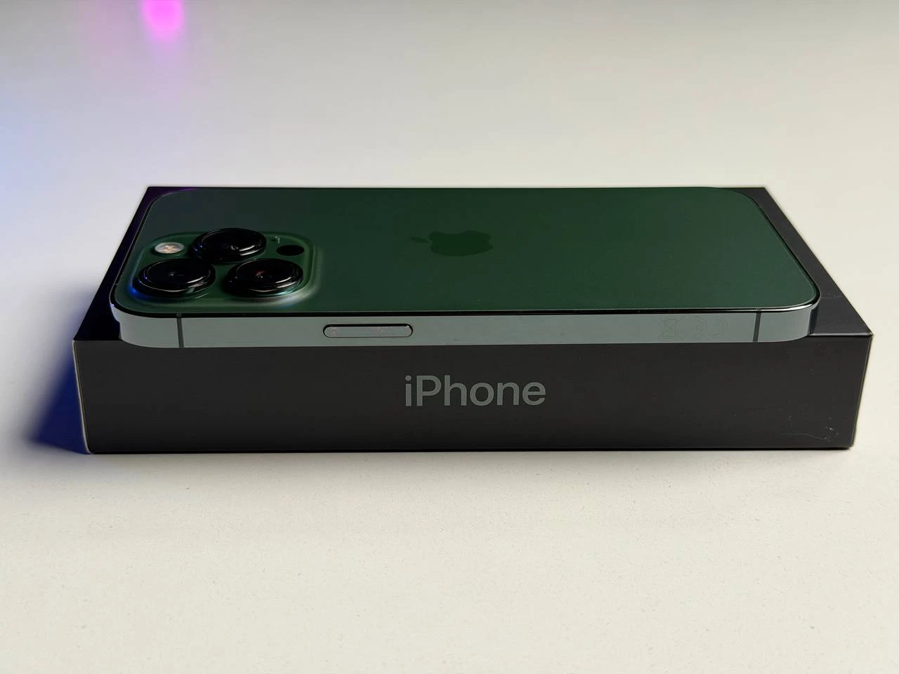 ВЖИВАНИЙ Б/У Apple iPhone 13 Pro 128GB Alpine Green (MNDT3, MNE23) - Состояние: хороший | Аккумулятор: 100% | Комплектация: полный | Гарантия: 3 мес.