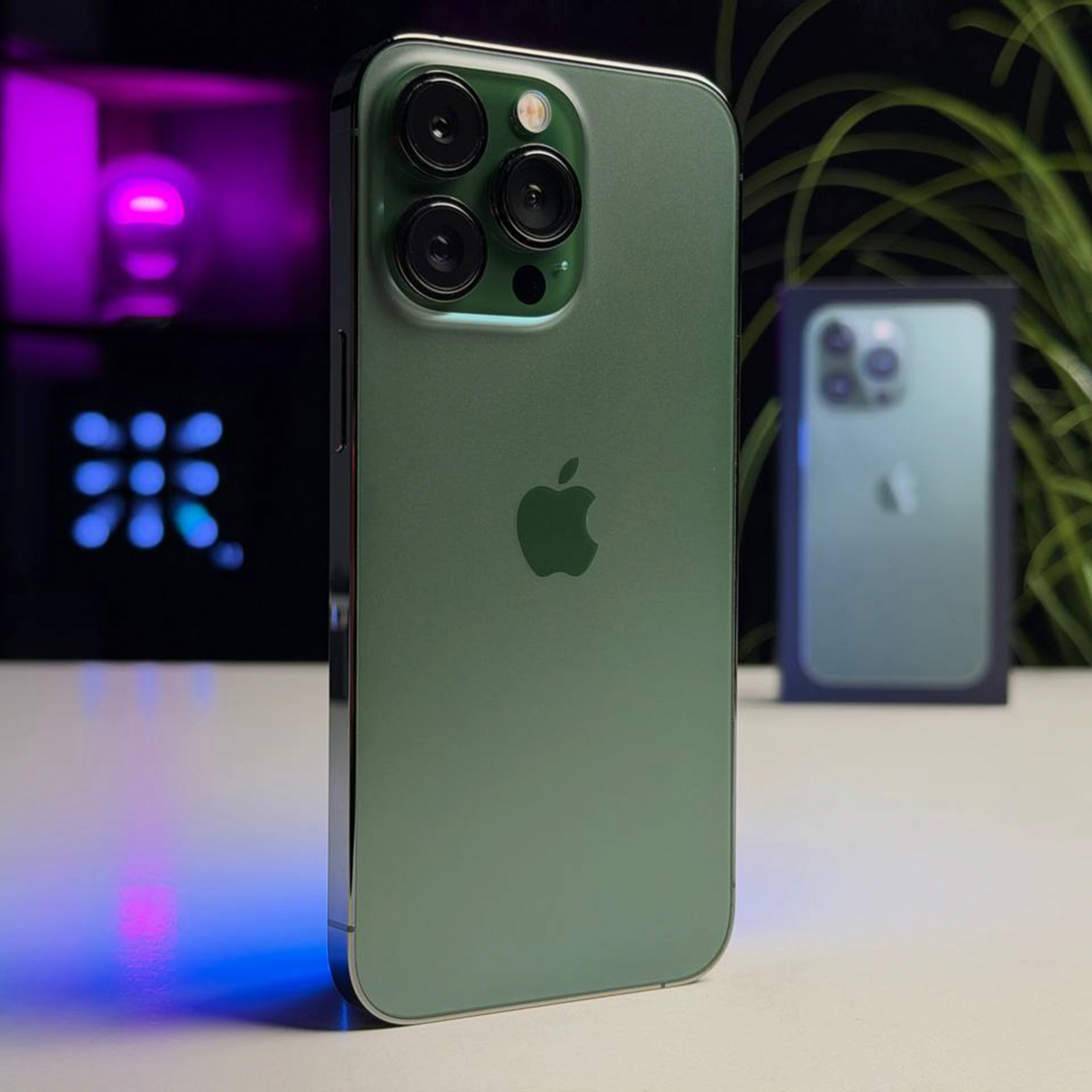 ВЖИВАНИЙ Б/У Apple iPhone 13 Pro 128GB Alpine Green (MNDT3, MNE23) - Состояние: хороший | Аккумулятор: 100% | Комплектация: полный | Гарантия: 3 мес. ВЖИВАНИЙ Б/У Apple iPhone 13 Pro 128GB Alpine Green (MNDT3, MNE23) - Состояние: хороший | Аккумулятор: 100% | Комплектация: полный | Гарантия: 3 мес.