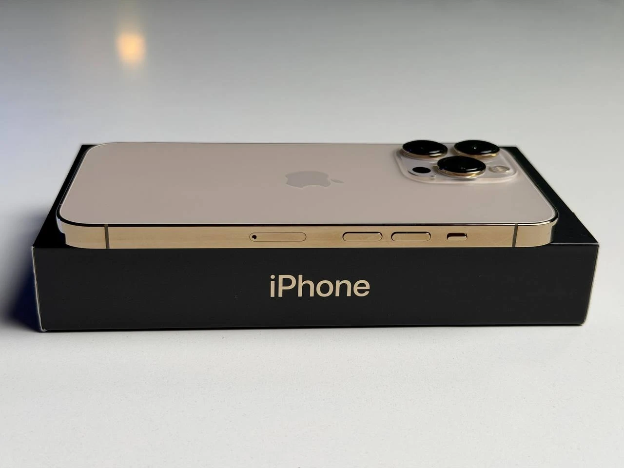 ВЖИВАНИЙ Б/У Apple iPhone 13 Pro 256GB Gold (MLTY3, MLVK3) - Состояние: хороший | Аккумулятор: 100% | Комплектация: полный | Гарантия: 3 мес.