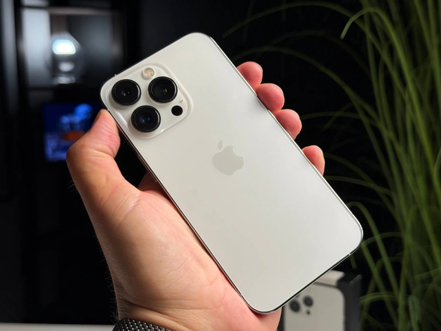 ВЖИВАНИЙ Б/У Apple iPhone 13 Pro 256GB Silver (MLTX3, MLVF3) - Стан: гарний | Акумулятор: 100% | Комплектація: повний | Гарантія: 3 міс.
