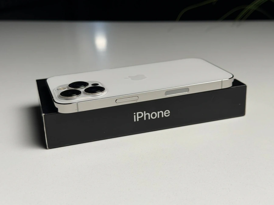 ВЖИВАНИЙ Б/У Apple iPhone 13 Pro 256GB Silver (MLTX3, MLVF3) - Стан: гарний | Акумулятор: 100% | Комплектація: повний | Гарантія: 3 міс.