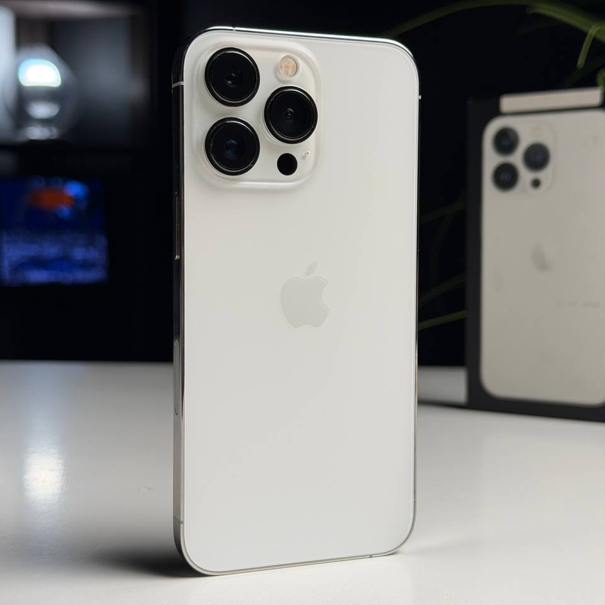 ВЖИВАНИЙ Б/У Apple iPhone 13 Pro 256GB Silver (MLTX3, MLVF3) - Стан: гарний | Акумулятор: 100% | Комплектація: повний | Гарантія: 3 міс.