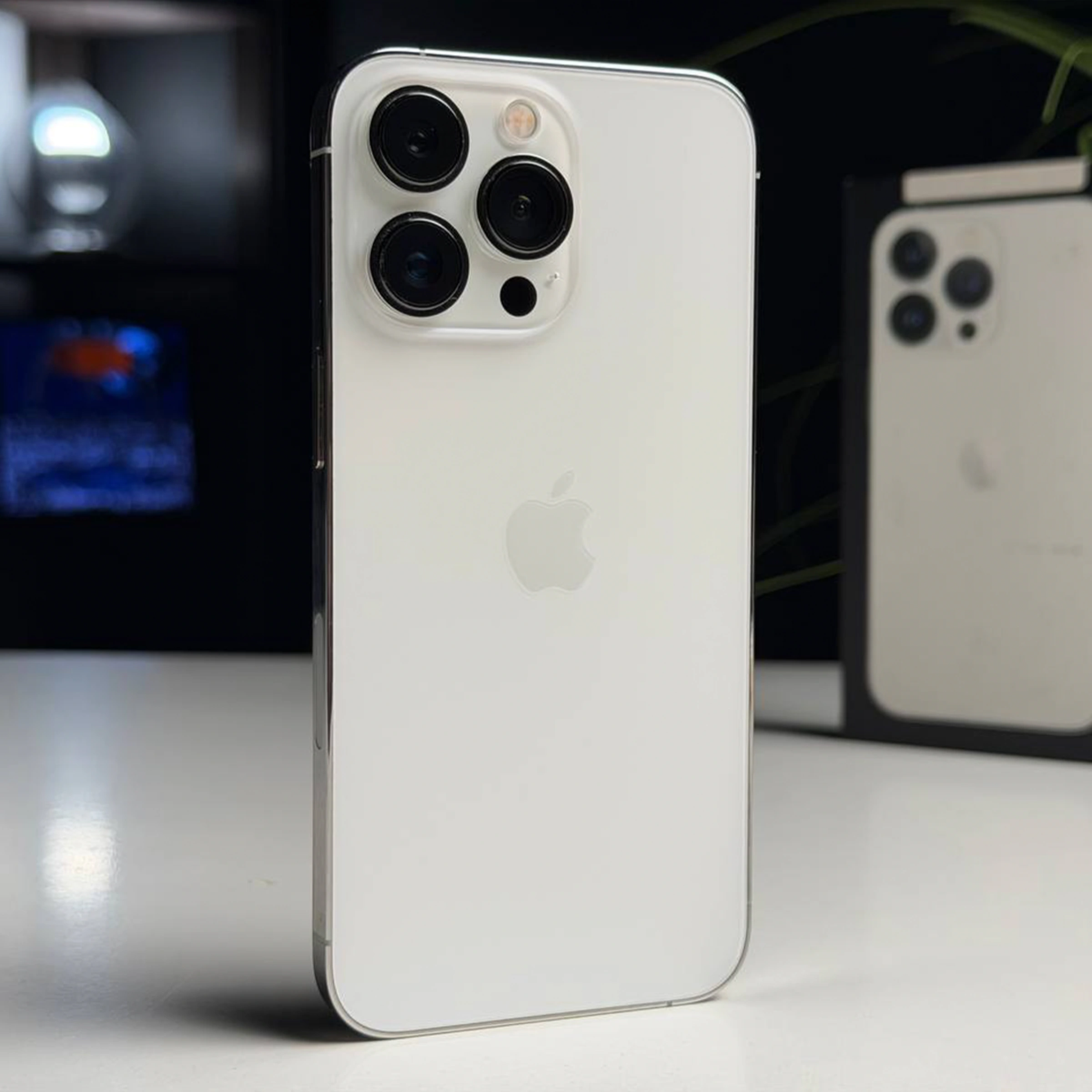 ВЖИВАНИЙ Б/У Apple iPhone 13 Pro 256GB Silver (MLTX3, MLVF3) - Стан: гарний | Акумулятор: 100% | Комплектація: повний | Гарантія: 3 міс.