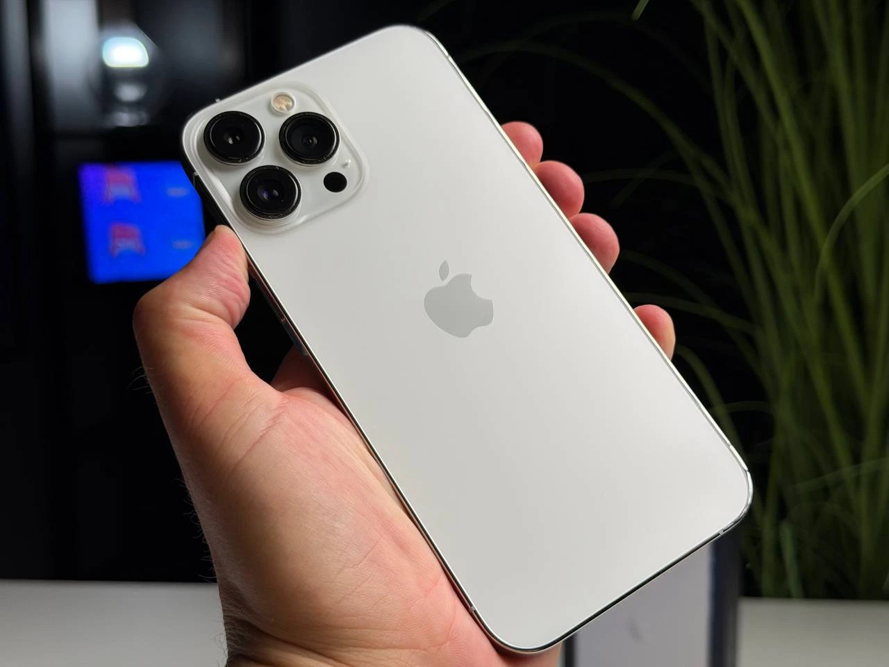 ВЖИВАНИЙ Б/У Apple iPhone 13 Pro Max 128GB Silver (MLKM3, MLL73) - Стан: гарний | Акумулятор: 100% | Комплектація: повний | Гарантія: 3 міс.
