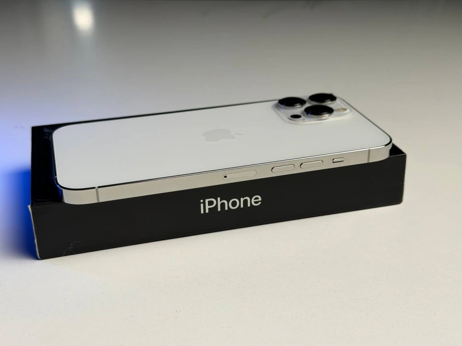 ВЖИВАНИЙ Б/У Apple iPhone 13 Pro Max 128GB Silver (MLKM3, MLL73) - Стан: гарний | Акумулятор: 100% | Комплектація: повний | Гарантія: 3 міс.