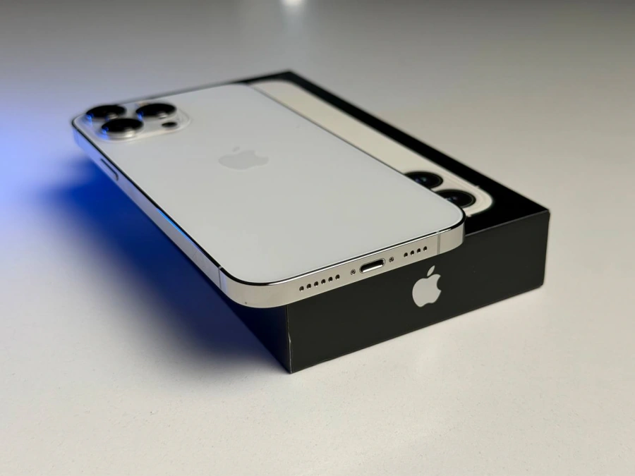 ВЖИВАНИЙ Б/У Apple iPhone 13 Pro Max 128GB Silver (MLKM3, MLL73) - Стан: гарний | Акумулятор: 100% | Комплектація: повний | Гарантія: 3 міс.