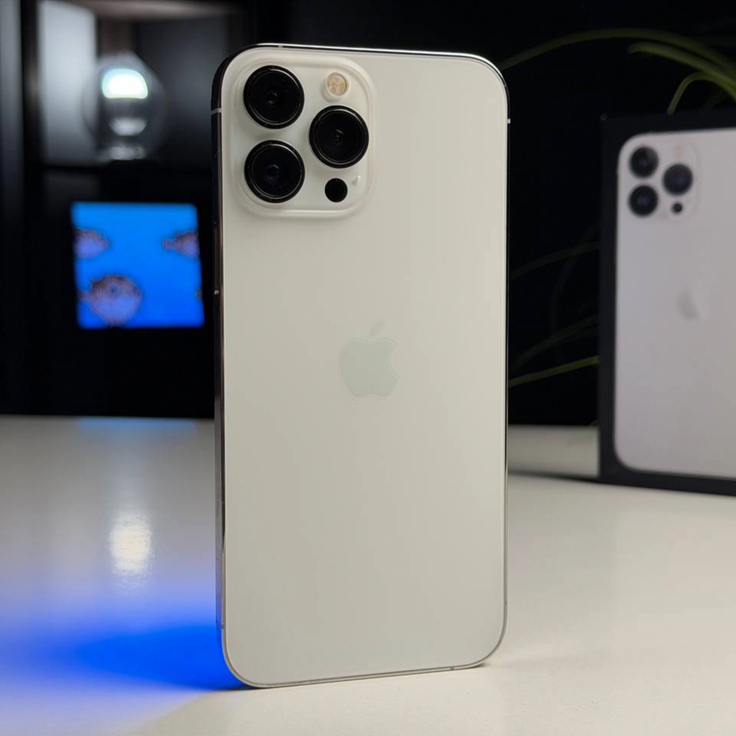 ВЖИВАНИЙ Б/У Apple iPhone 13 Pro Max 128GB Silver (MLKM3, MLL73) - Стан: гарний | Акумулятор: 100% | Комплектація: повний | Гарантія: 3 міс. ВЖИВАНИЙ Б/У Apple iPhone 13 Pro Max 128GB Silver (MLKM3, MLL73) - Стан: гарний | Акумулятор: 100% | Комплектація: повний | Гарантія: 3 міс.