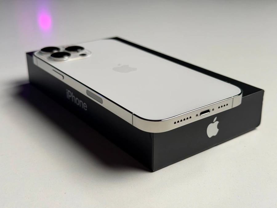 ВЖИВАНИЙ Б/У Apple iPhone 13 Pro Max 128GB Silver (MLKM3, MLL73) - Состояние: хороший | Аккумулятор: 100% | Комплектация: полный | Гарантия: 3 мес.