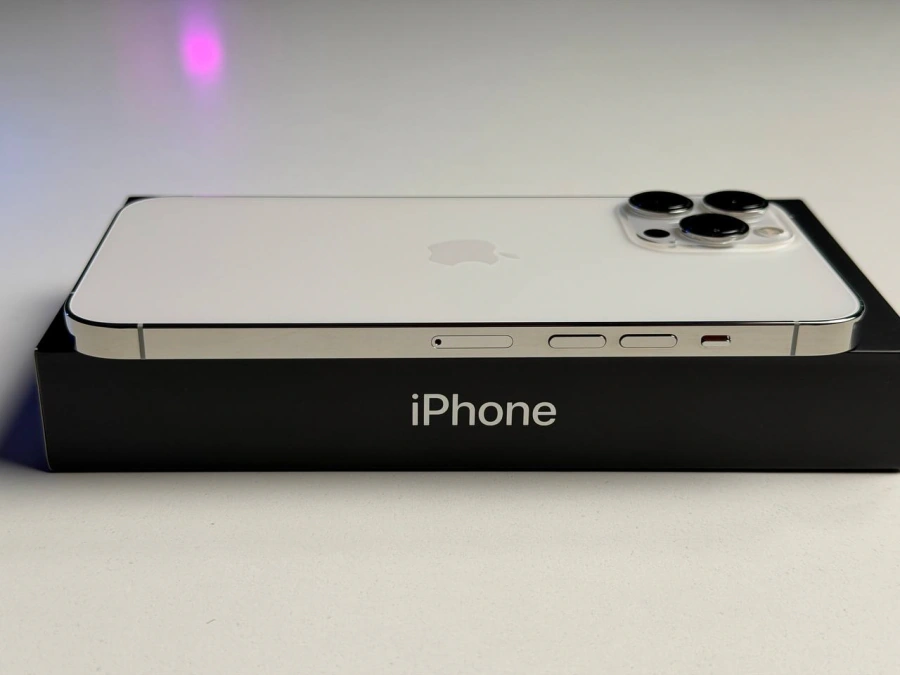 ВЖИВАНИЙ Б/У Apple iPhone 13 Pro Max 128GB Silver (MLKM3, MLL73) - Состояние: хороший | Аккумулятор: 100% | Комплектация: полный | Гарантия: 3 мес.