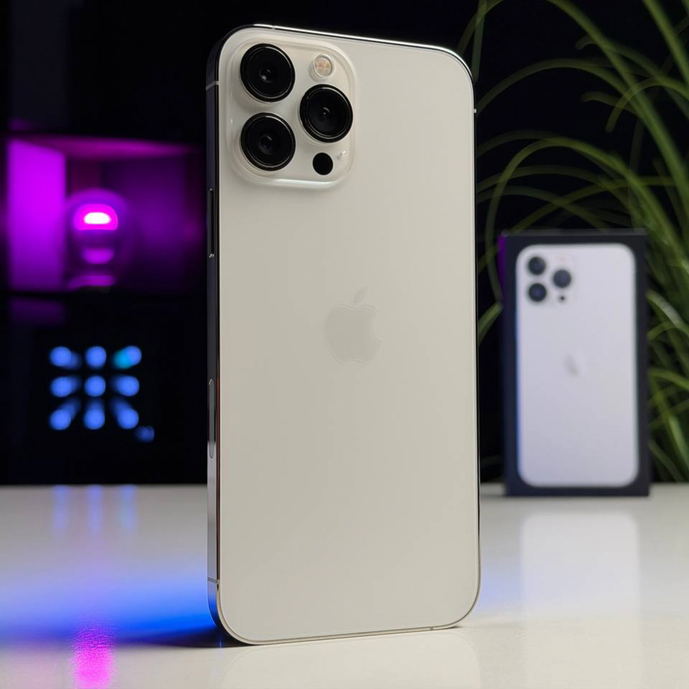 ВЖИВАНИЙ Б/У Apple iPhone 13 Pro Max 128GB Silver (MLKM3, MLL73) - Состояние: хороший | Аккумулятор: 100% | Комплектация: полный | Гарантия: 3 мес. ВЖИВАНИЙ Б/У Apple iPhone 13 Pro Max 128GB Silver (MLKM3, MLL73) - Состояние: хороший | Аккумулятор: 100% | Комплектация: полный | Гарантия: 3 мес.