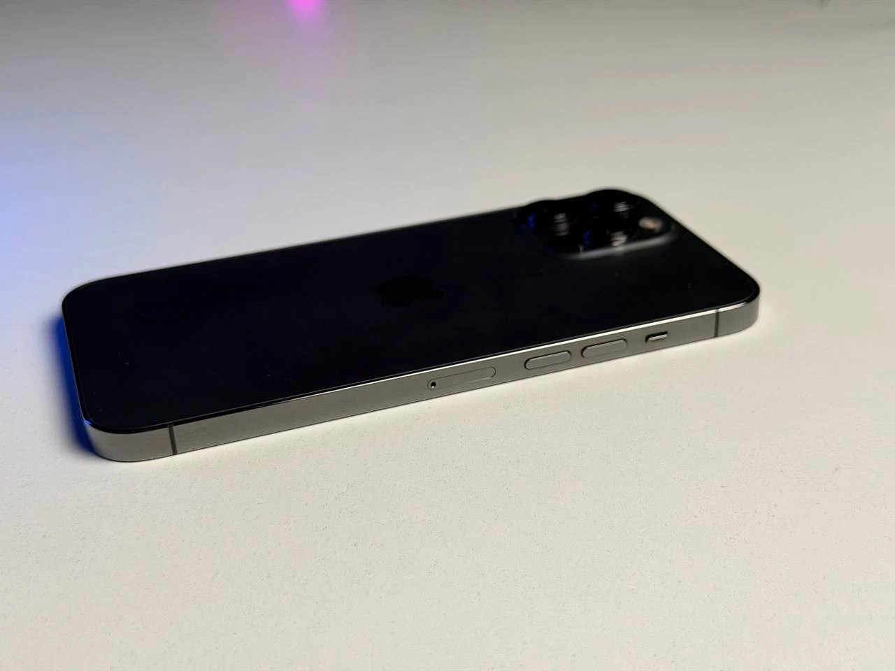ВЖИВАНИЙ Б/У Apple iPhone 13 Pro Max 1TB Graphite (MLL23, MLLK3) - Состояние: хороший | Аккумулятор: 100% | Комплектация: iPhone, кабель | Гарантия: 3 мес.
