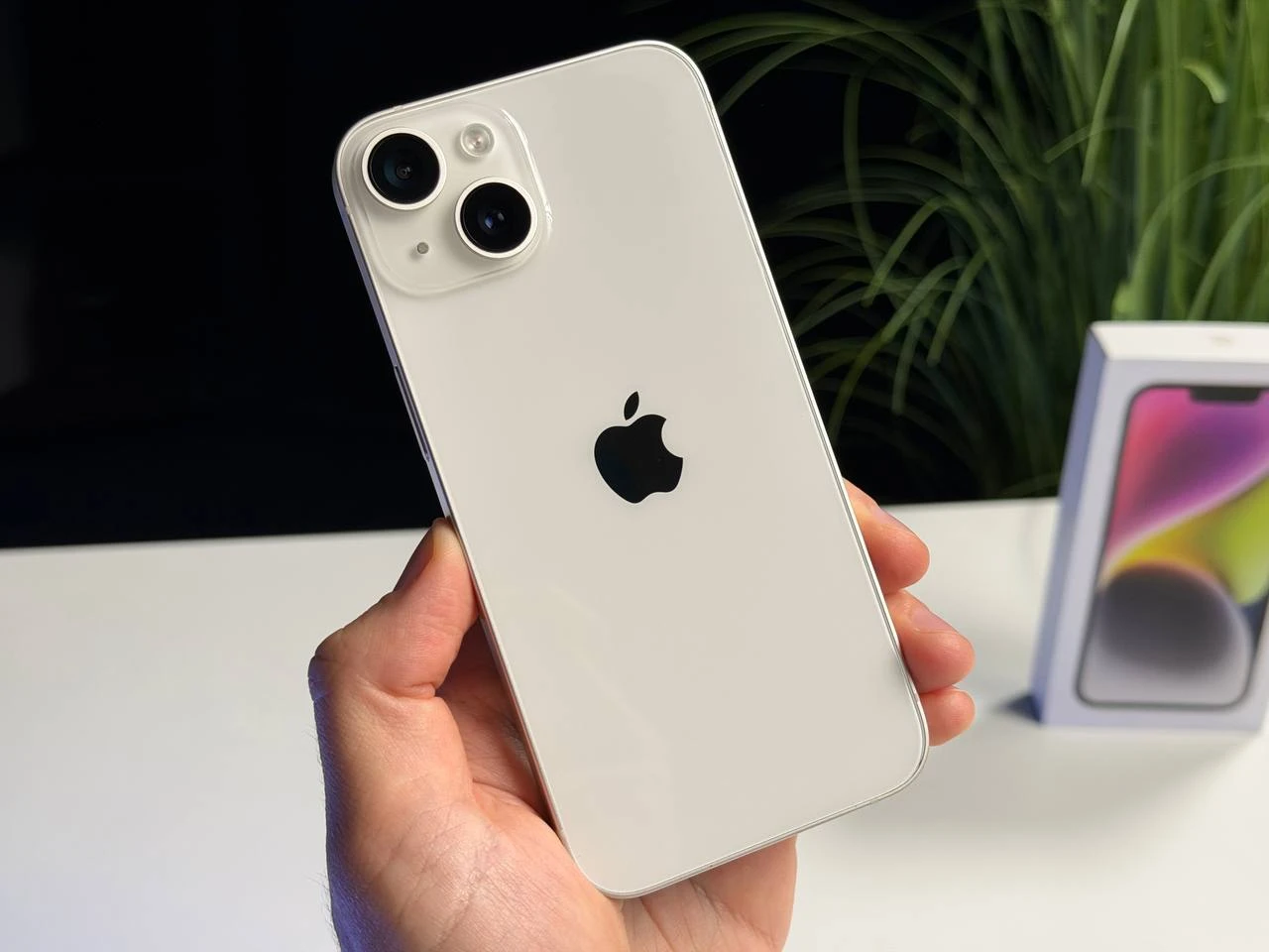ВЖИВАНИЙ Б/У Apple iPhone 14 256GB Starlight (MPW43) - Состояние: хороший | Аккумулятор: 100% | Комплектация: полный | Гарантия: 3 мес.