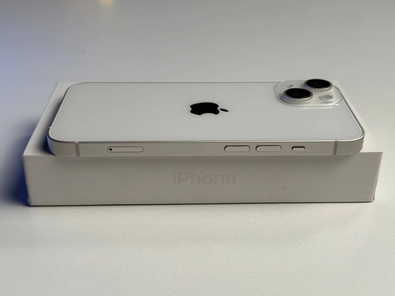 ВЖИВАНИЙ Б/У Apple iPhone 14 256GB Starlight (MPW43) - Состояние: хороший | Аккумулятор: 100% | Комплектация: полный | Гарантия: 3 мес.
