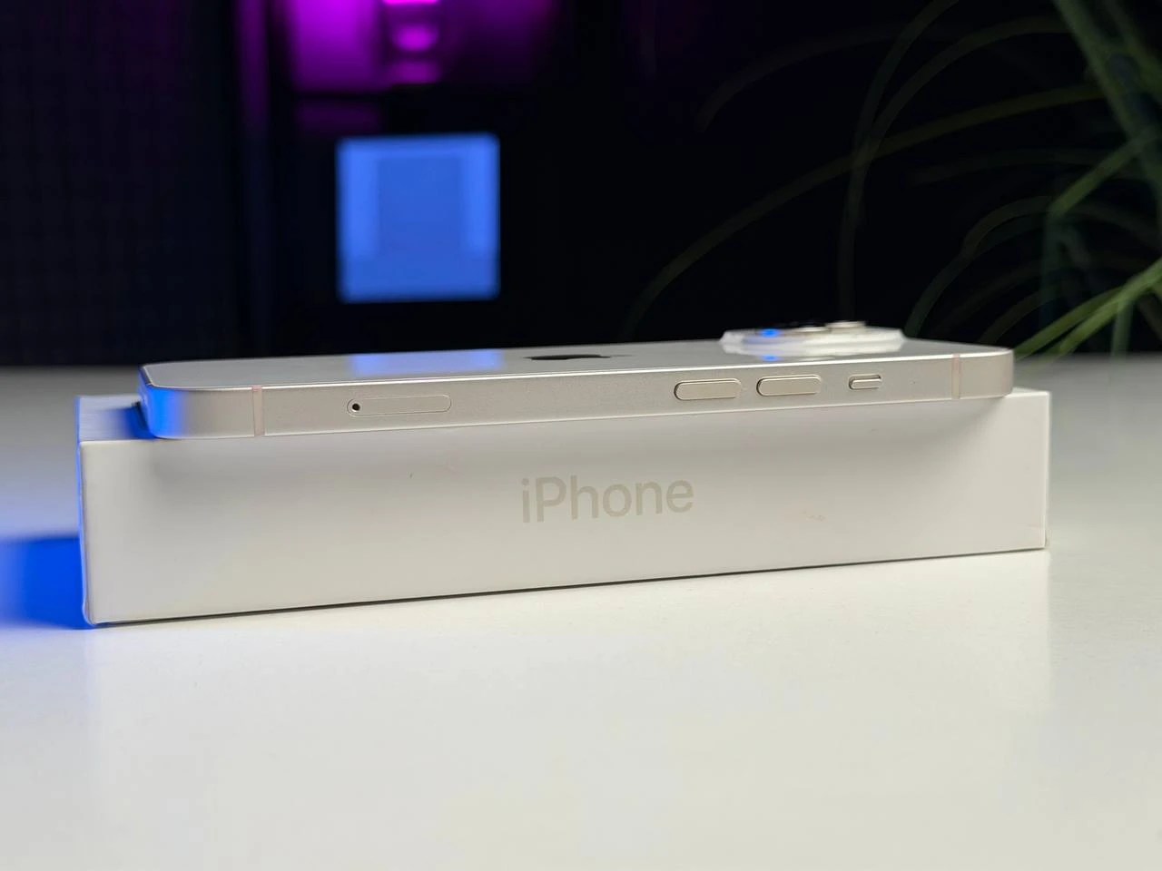 ВЖИВАНИЙ Б/У Apple iPhone 14 256GB Starlight (MPW43) - Состояние: хороший | Аккумулятор: 100% | Комплектация: полный | Гарантия: 3 мес.