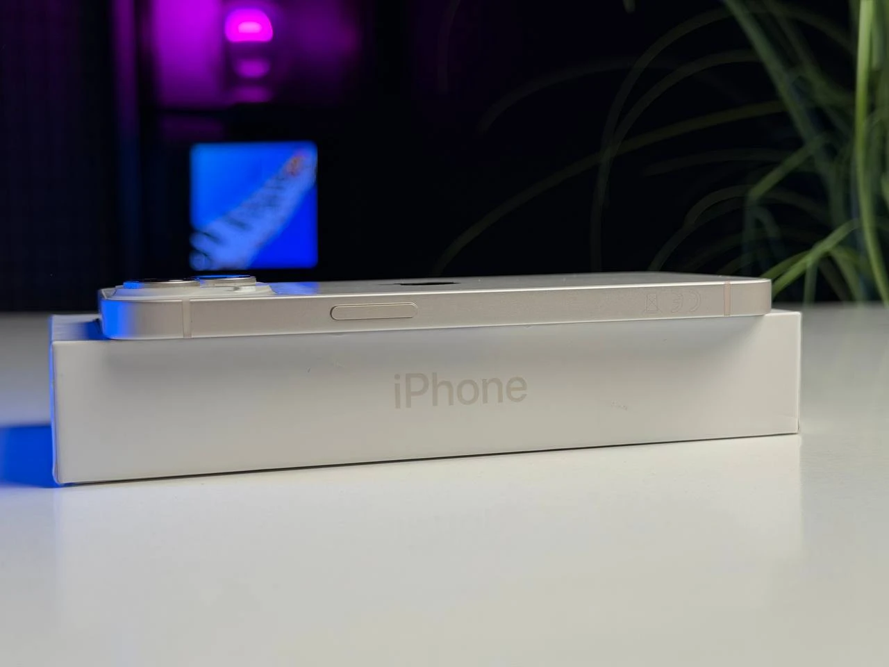 ВЖИВАНИЙ Б/У Apple iPhone 14 256GB Starlight (MPW43) - Состояние: хороший | Аккумулятор: 100% | Комплектация: полный | Гарантия: 3 мес.