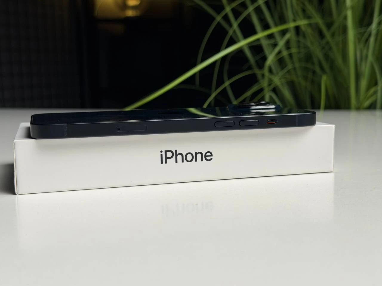 ВЖИВАНИЙ Б/У Apple iPhone 14 Plus 256GB Midnight (MQ533) - Стан: гарний (подряпини на екрані) | Акумулятор: 100% | Комплектація: повний | Гарантія: 3 міс.