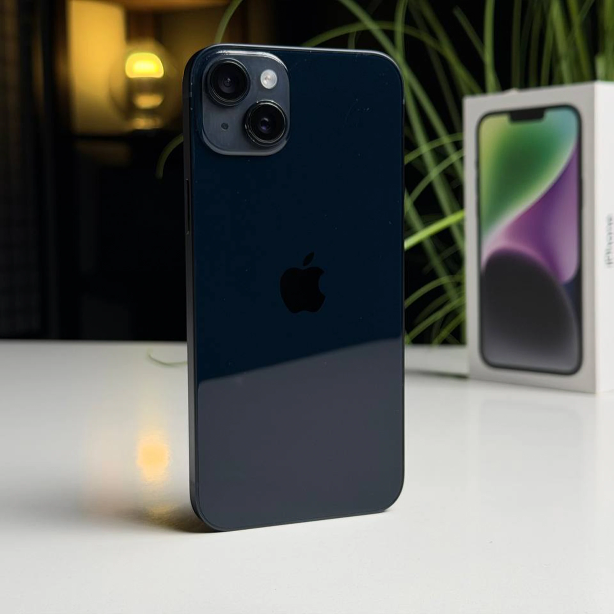 ВЖИВАНИЙ Б/У Apple iPhone 14 Plus 256GB Midnight (MQ533) - Стан: гарний (подряпини на екрані) | Акумулятор: 100% | Комплектація: повний | Гарантія: 3 міс.