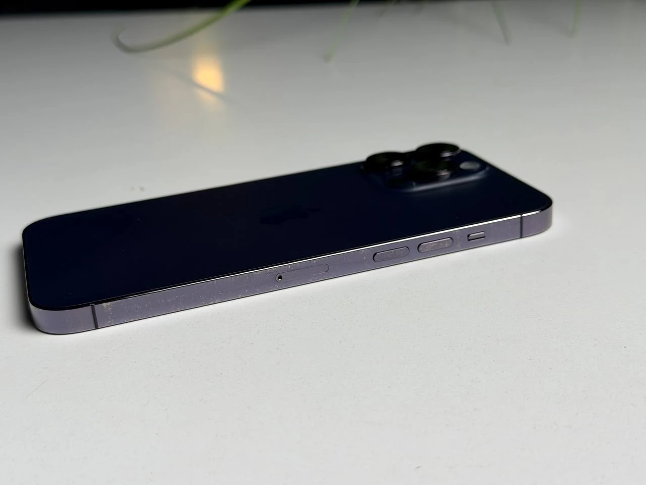 ВЖИВАНИЙ Б/У Apple iPhone 14 Pro Max 128GB Deep Purple (MQ9T3) - Состояние: хороший | Аккумулятор: 100% | Комплектация: iPhone, кабель | Гарантия: 3 мес.