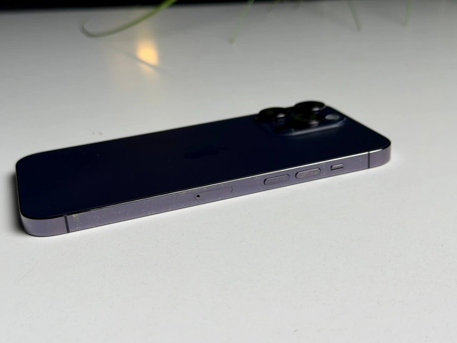 ВЖИВАНИЙ Б/У Apple iPhone 14 Pro Max 128GB Deep Purple (MQ9T3) - Состояние: хороший | Аккумулятор: 100% | Комплектация: iPhone, кабель | Гарантия: 3 мес.
