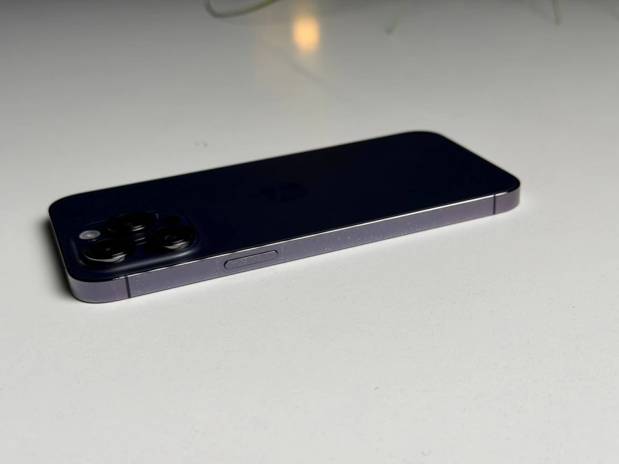 ВЖИВАНИЙ Б/У Apple iPhone 14 Pro Max 128GB Deep Purple (MQ9T3) - Состояние: хороший | Аккумулятор: 100% | Комплектация: iPhone, кабель | Гарантия: 3 мес.