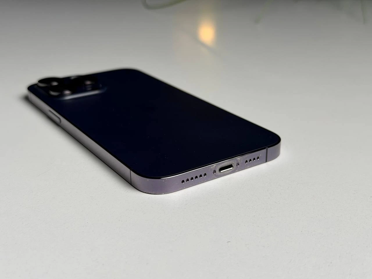ВЖИВАНИЙ Б/У Apple iPhone 14 Pro Max 128GB Deep Purple (MQ9T3) - Состояние: хороший | Аккумулятор: 100% | Комплектация: iPhone, кабель | Гарантия: 3 мес.