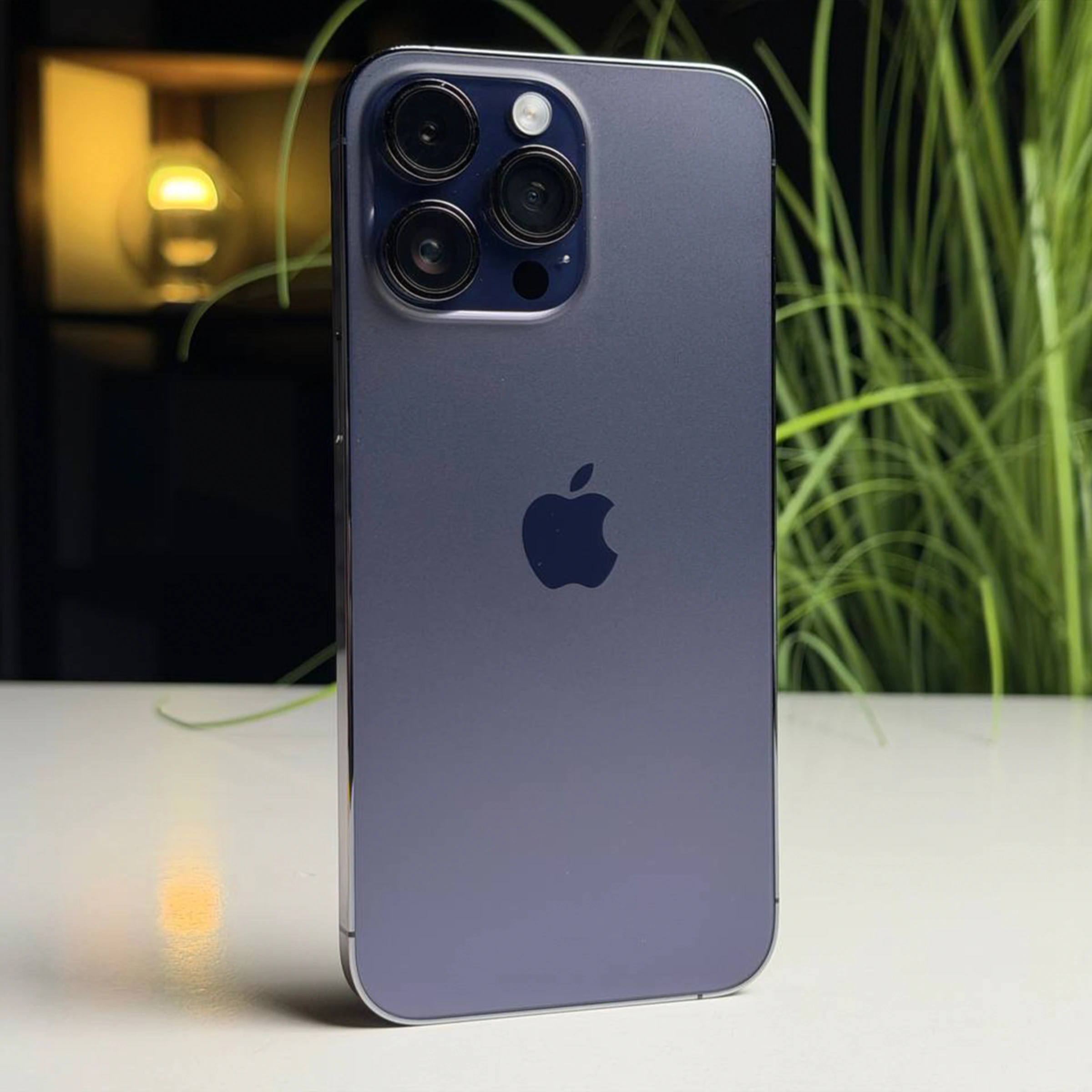 ВЖИВАНИЙ Б/У Apple iPhone 14 Pro Max 128GB Deep Purple (MQ9T3) - Состояние: хороший | Аккумулятор: 100% | Комплектация: iPhone, кабель | Гарантия: 3 мес.