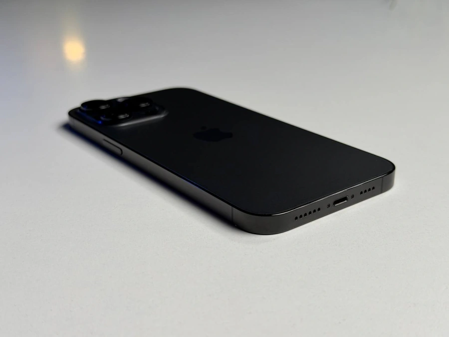 ВЖИВАНИЙ Б/У Apple iPhone 14 Pro Max 256GB Space Black (MQ9U3) - Состояние: хороший | Аккумулятор: 100% | Комплектация: iPhone, кабель | Гарантия: 3 мес.