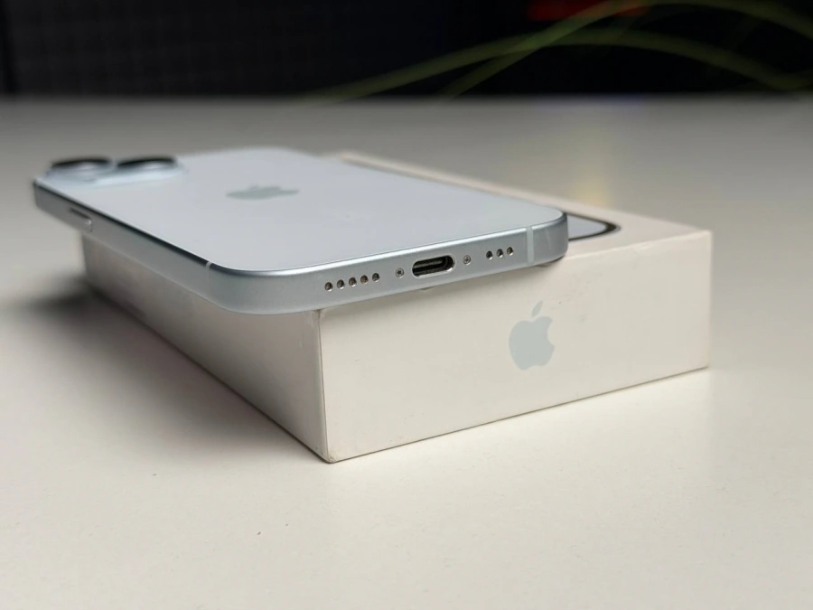 ВЖИВАНИЙ Б/У Apple iPhone 15 128GB Blue (MTP43) - Состояние: хороший | Аккумулятор: 88% | Комплектация: полный | Гарантия: 3 мес.