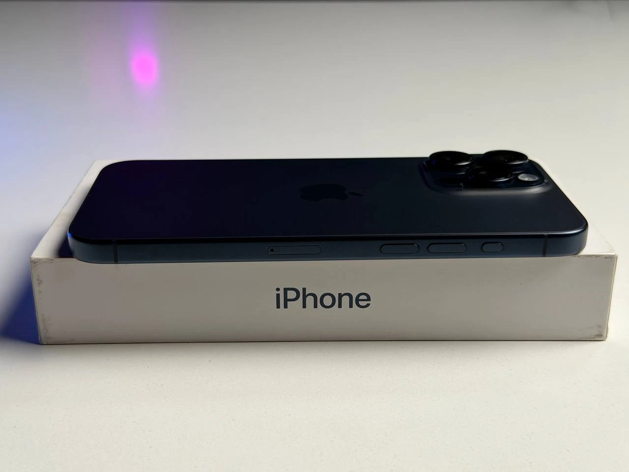 ВЖИВАНИЙ Б/У Apple iPhone 15 Pro Max 256GB Blue Titanium (MU7A3) - Состояние: хороший | Аккумулятор: 100% | Комплектация: полный | Гарантия: 3 мес.