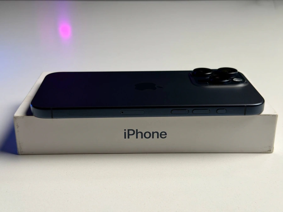 ВЖИВАНИЙ Б/У Apple iPhone 15 Pro Max 256GB Blue Titanium (MU7A3) - Состояние: хороший | Аккумулятор: 100% | Комплектация: полный | Гарантия: 3 мес.