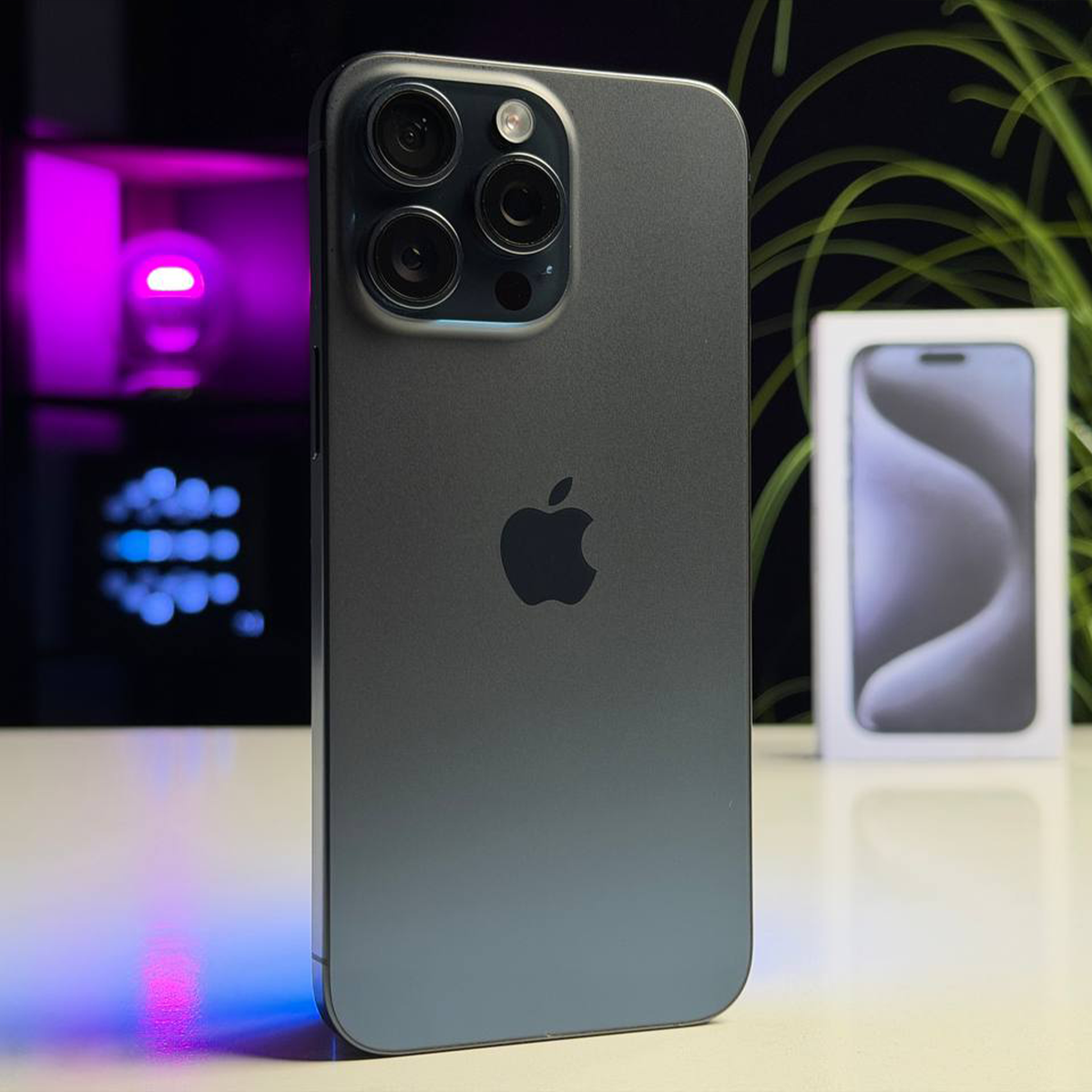 ВЖИВАНИЙ Б/У Apple iPhone 15 Pro Max 256GB Blue Titanium (MU7A3) - Состояние: хороший | Аккумулятор: 100% | Комплектация: полный | Гарантия: 3 мес.