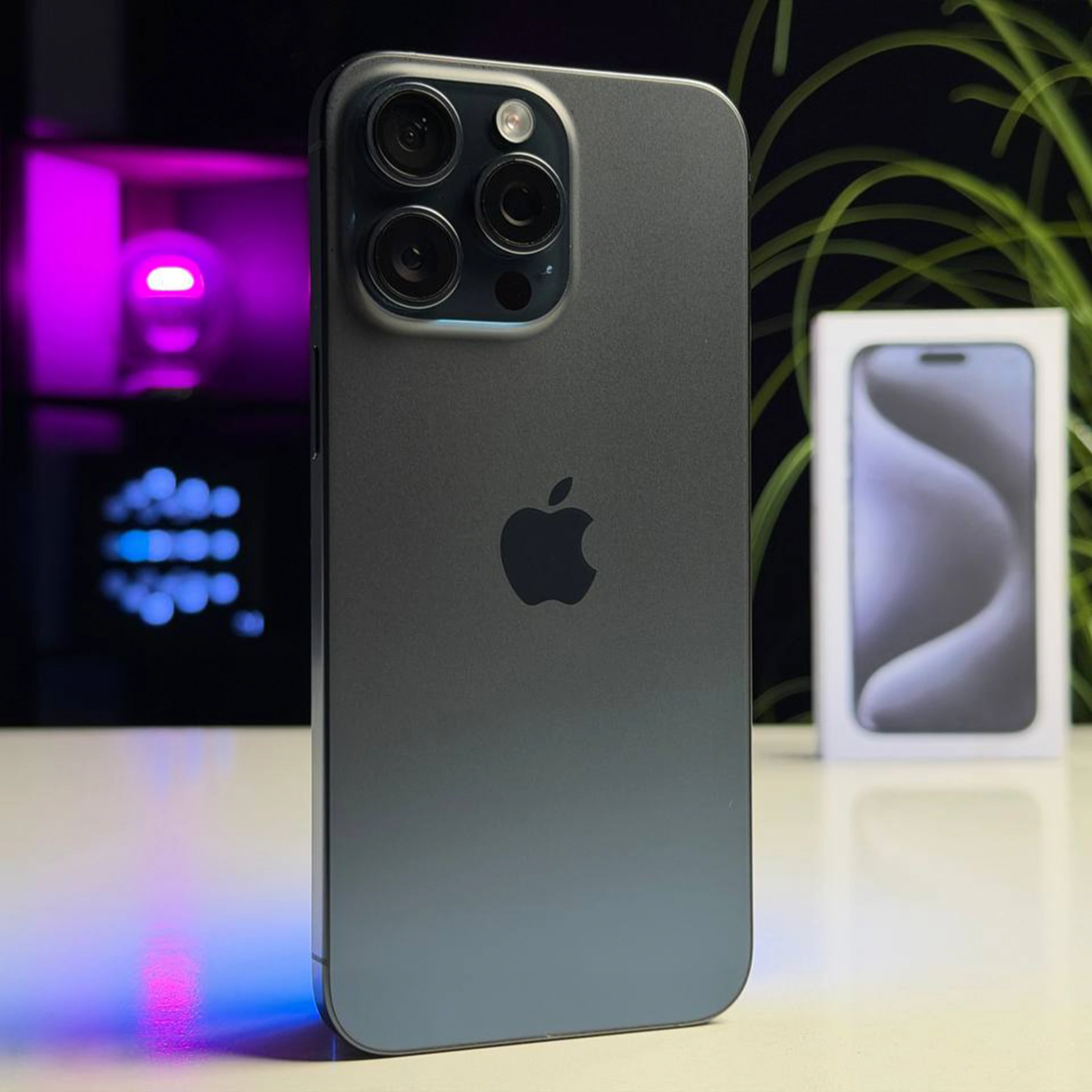 ВЖИВАНИЙ Б/У Apple iPhone 15 Pro Max 256GB Blue Titanium (MU7A3) - Состояние: хороший | Аккумулятор: 100% | Комплектация: полный | Гарантия: 3 мес.